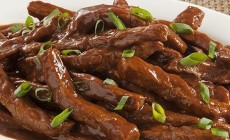  Tiras de carne ao molho ferrugem 
