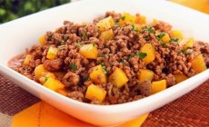 Carne moída com madioquinha