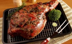 PERNIL DE CORDEIRO COM ERVAS